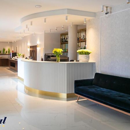 Hotel Mistral Marki  Luaran gambar