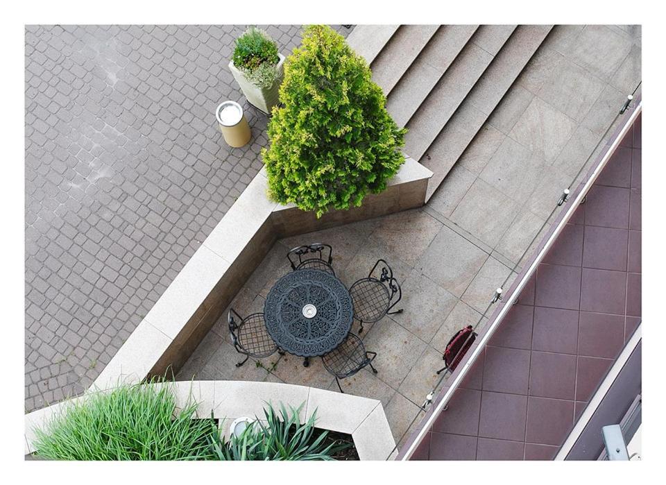 Hotel Mistral Marki  Luaran gambar