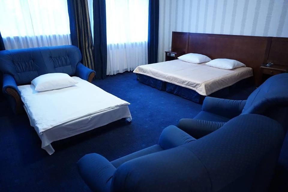 Hotel Mistral Marki  Luaran gambar