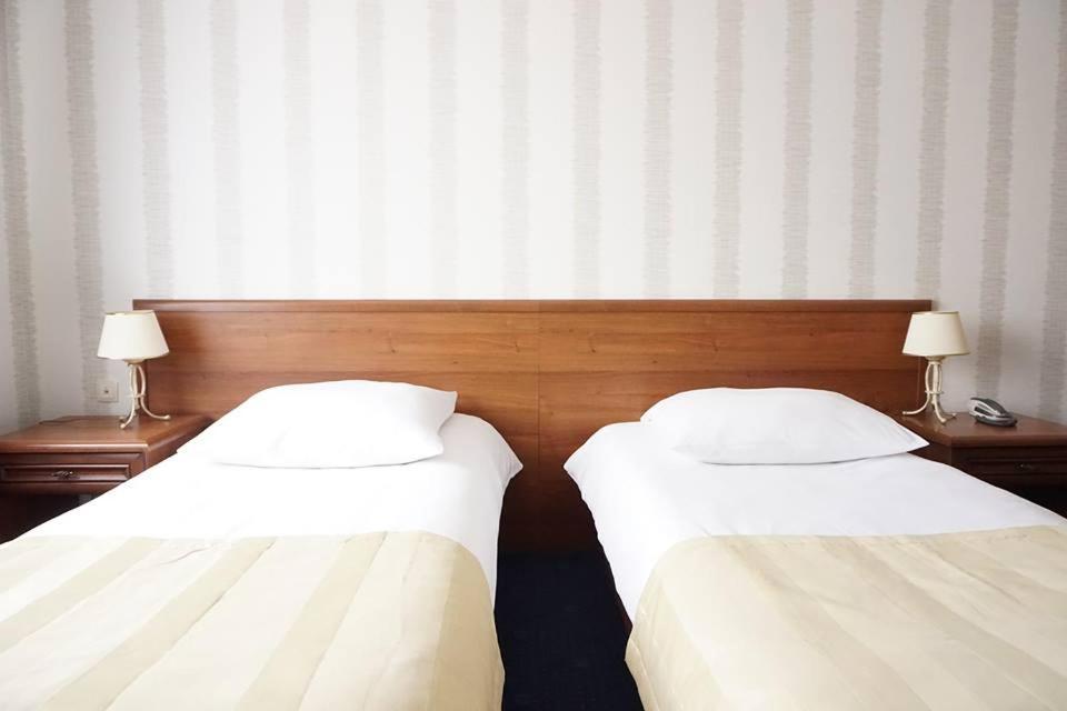 Hotel Mistral Marki  Luaran gambar